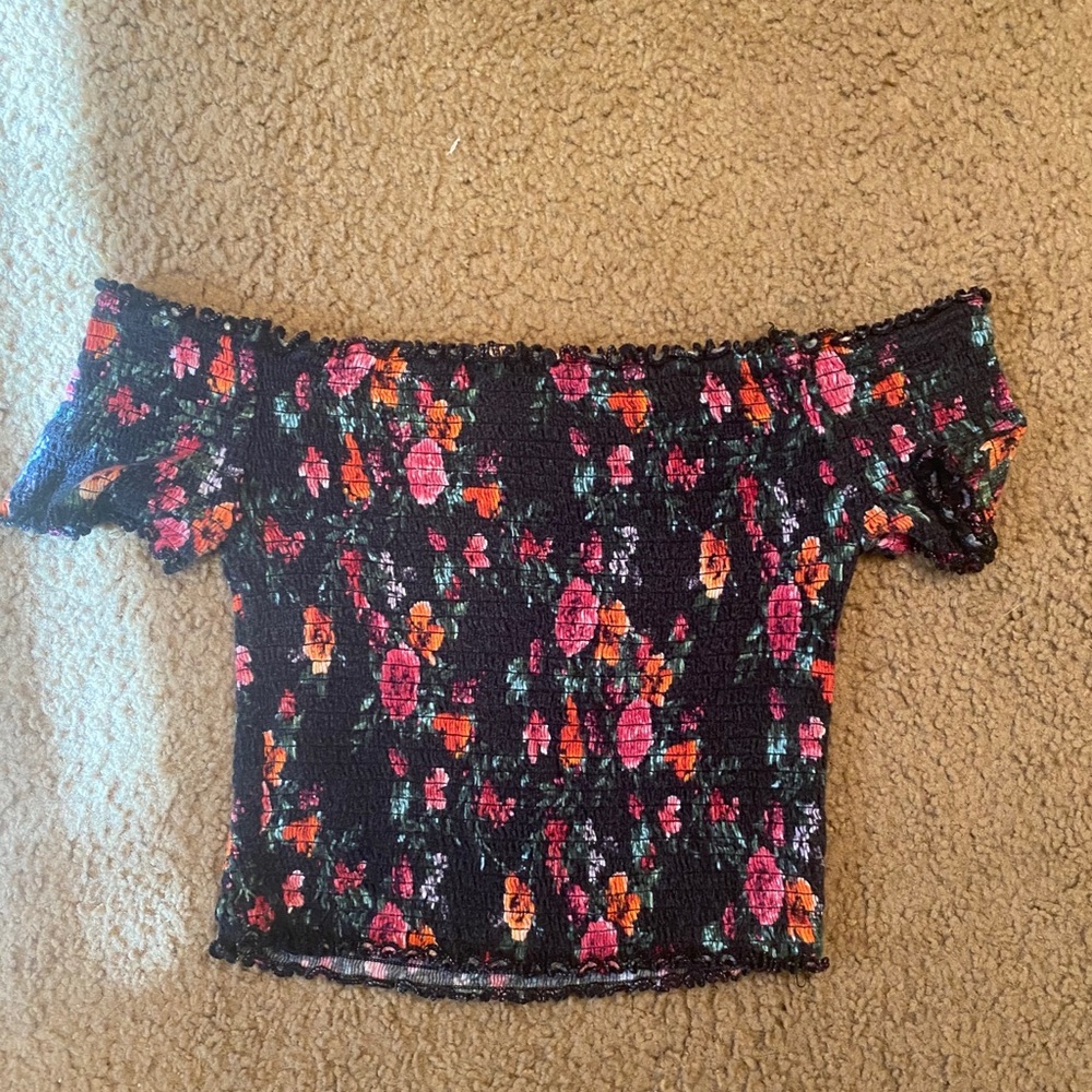 Floral Crop Top/Off Shoulder